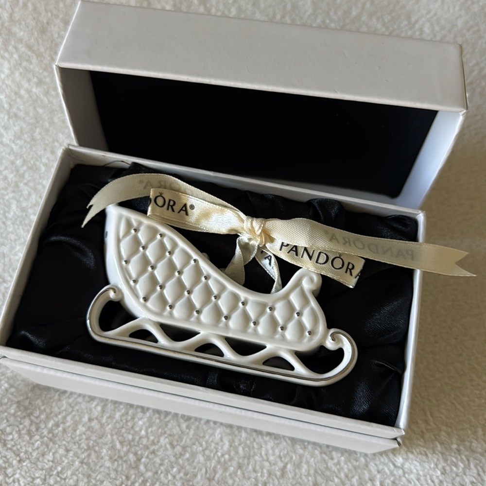Pandora 2014 Sleigh Holiday Christmas Ornament Limited Edition In Box